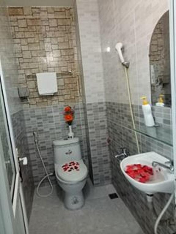 Yen Vy Hotel 퀴논 외부 사진