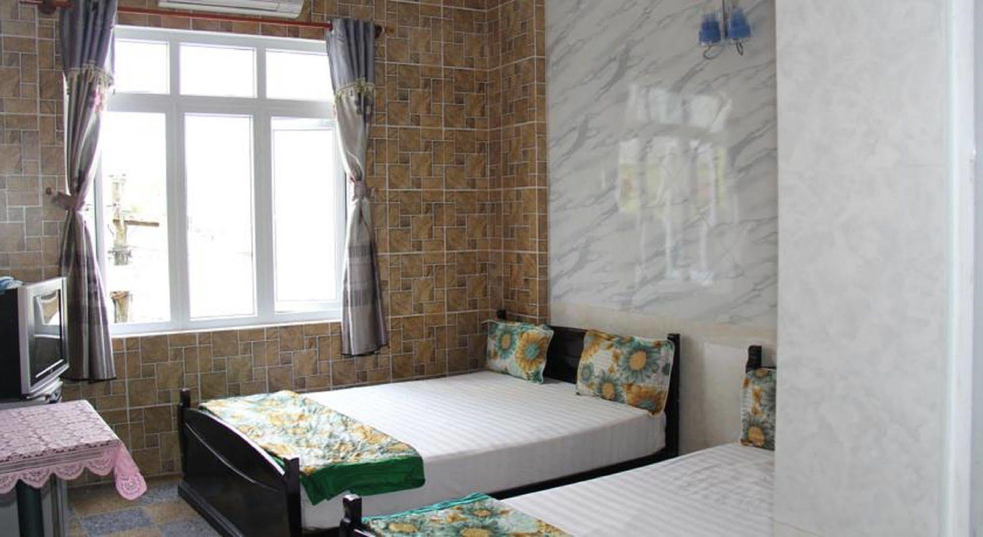 Yen Vy Hotel 퀴논 외부 사진