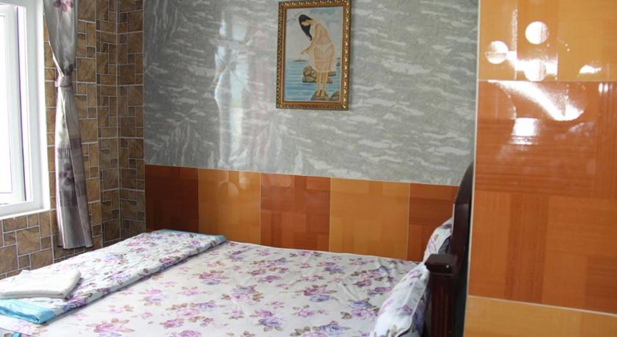 Yen Vy Hotel 퀴논 외부 사진